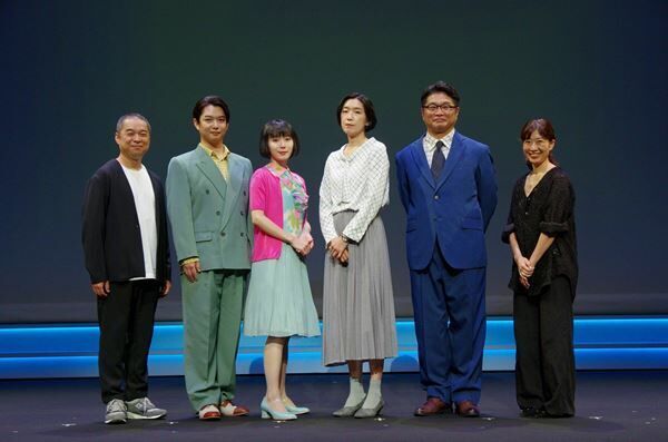 江口のりこ、松岡茉優らが演じる、現実と理想の世界のワタシタチ