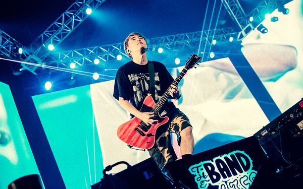 結成15周年を迎えたフォーリミが日本武道館で声高らかに叫ぶ「バンド最高」宣言。【オフィシャルレポート】