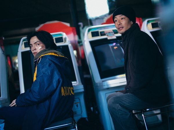 主演・菅田将暉『Cloud クラウド』緊迫した空気を収めた場面写真6点公開　意味深なコピーが添えられた本ポスターも