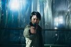 主演・菅田将暉『Cloud クラウド』緊迫した空気を収めた場面写真6点公開　意味深なコピーが添えられた本ポスターも