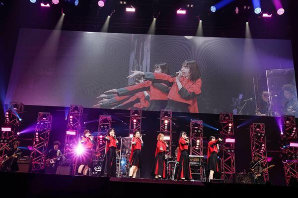 UVERworld『VSシリーズ』オフィシャルレポート　BiSH、Official髭男dism小笹大輔と共演