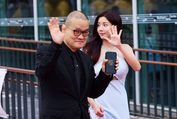 『スマホを落としただけなのに』韓国でワールドプレミア開催　クォン・ウンビ＆中田秀夫監督が舞台挨拶