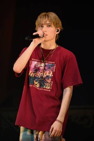 止まらないスピードに乗ってBUDDiiSは次のステージへ「僕らの想いはいつでもみんなの近くに」ホールツアー最終公演の模様をレポート