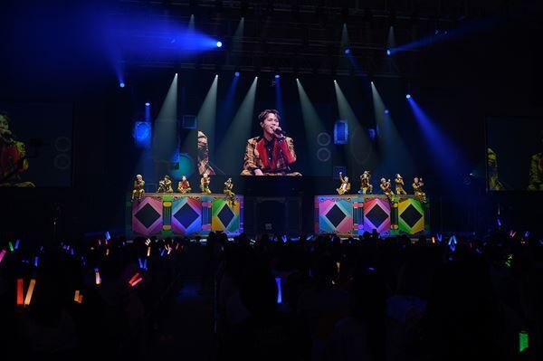 止まらないスピードに乗ってBUDDiiSは次のステージへ「僕らの想いはいつでもみんなの近くに」ホールツアー最終公演の模様をレポート