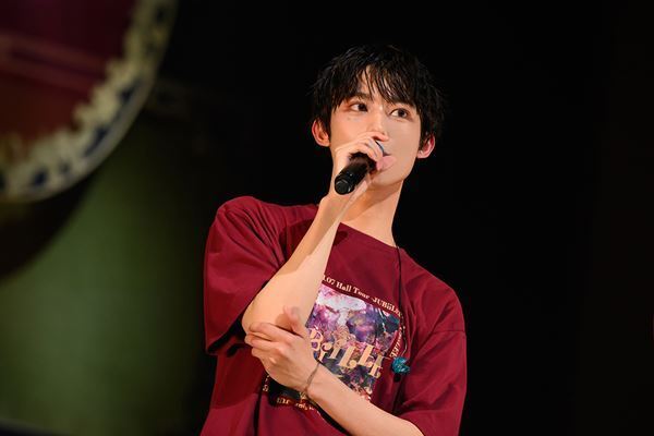 止まらないスピードに乗ってBUDDiiSは次のステージへ「僕らの想いはいつでもみんなの近くに」ホールツアー最終公演の模様をレポート