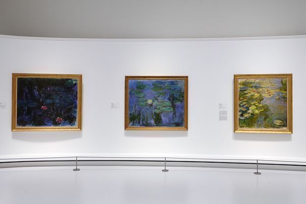 『モネ 睡蓮のとき』展示の模様をレポート　史上最多の〈睡蓮〉に没入する体験を