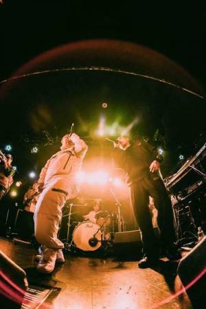 【ライブレポート】SANABAGUN.×フレンズ、コラボも披露したピースフルなツーマンライブ「初プリ」