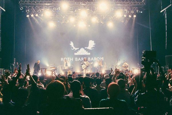 【ライブレポート】ROTH BART BARON、ツアーファイナルでTHEE MICHELLE GUN ELEPHANT「世界の終わり」演奏
