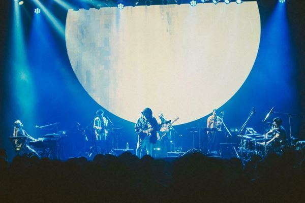 【ライブレポート】ROTH BART BARON、ツアーファイナルでTHEE MICHELLE GUN ELEPHANT「世界の終わり」演奏