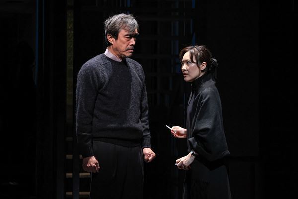 ヴェールを脱いだ新国立劇場『デカローグ』、開幕レポート