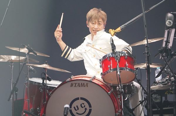 ユニコーン×氣志團『SMA50&Uc300祭〜横浜ユニパラ團〜』1日目ライブレポート