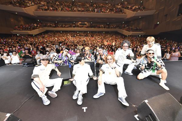 ユニコーン×氣志團『SMA50&Uc300祭〜横浜ユニパラ團〜』1日目ライブレポート