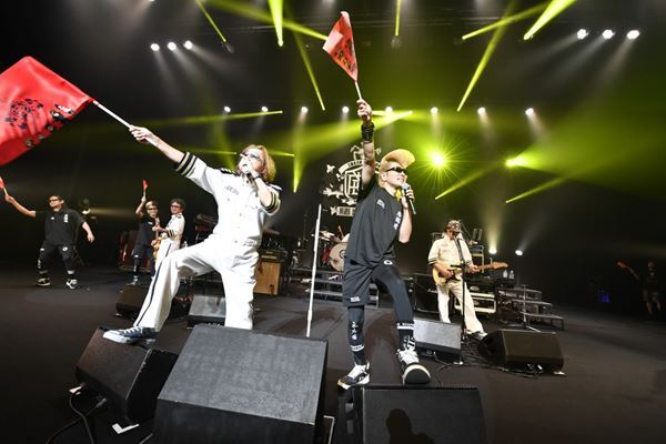 ユニコーン×氣志團『SMA50&Uc300祭〜横浜ユニパラ團〜』1日目ライブレポート