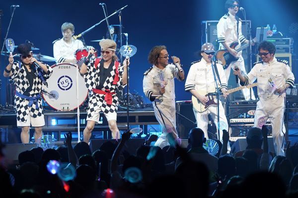 ユニコーン×氣志團『SMA50&Uc300祭〜横浜ユニパラ團〜』1日目ライブレポート