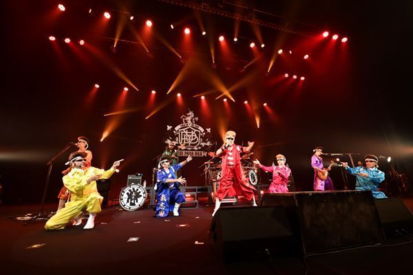 ユニコーン×氣志團『SMA50&Uc300祭〜横浜ユニパラ團〜』1日目ライブレポート