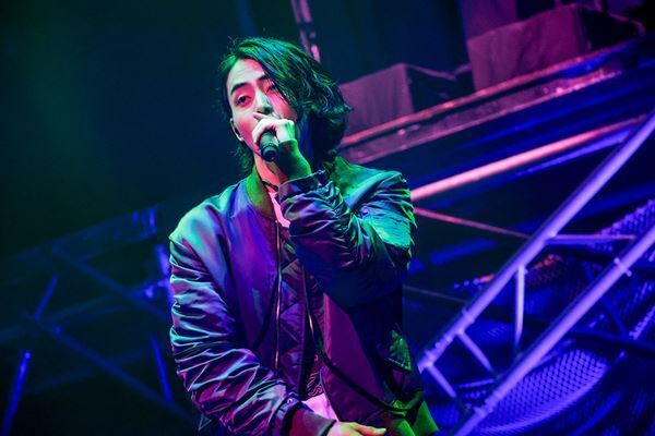 SUPER★DRAGONパシフィコ横浜公演レポート「これからも夢の続きを一緒に」