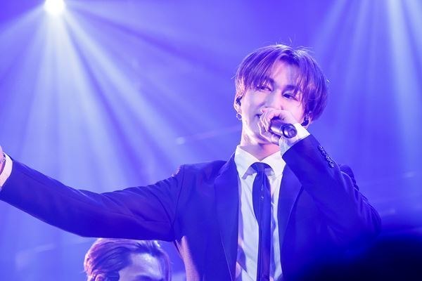 SUPER★DRAGONパシフィコ横浜公演レポート「これからも夢の続きを一緒に」