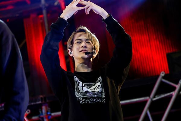 SUPER★DRAGONパシフィコ横浜公演レポート「これからも夢の続きを一緒に」