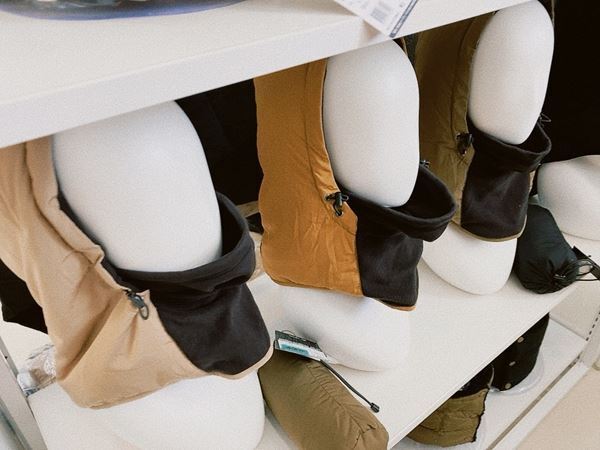 ダウンやフェザーを使った機能性バツグンの防寒アイテムも　「ワークマン」2023年秋冬「新作小物」12選