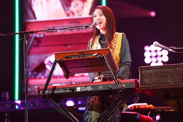 緑黄色社会がバンドの10年史を総括、初の武道館ワンマンのオフィシャルレポート到着「愛おしいみんなと、もっともっと先に行きたい」