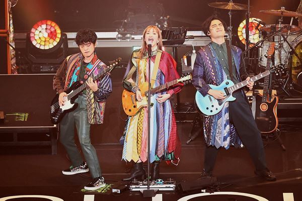 緑黄色社会がバンドの10年史を総括、初の武道館ワンマンのオフィシャルレポート到着「愛おしいみんなと、もっともっと先に行きたい」