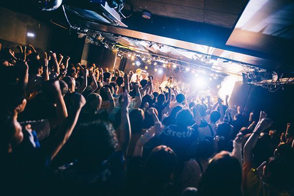 時速36km vs reGretGirl　バッチバチに向かい合った『FREAKY & GROOVY vol.4』【ライブレポート】