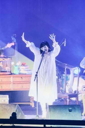 吉澤嘉代子「もう胸がいっぱいです」デビュー10周年記念公演オフィシャルレポート