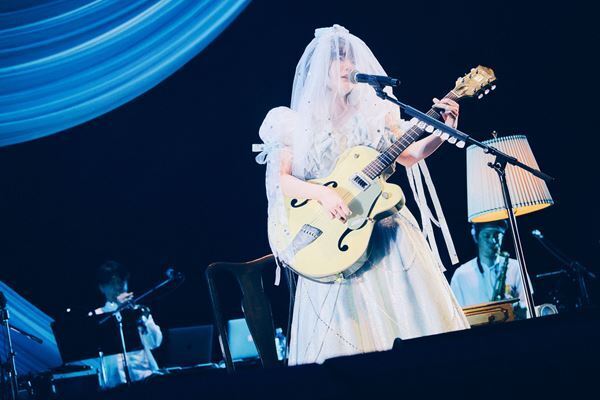 吉澤嘉代子「もう胸がいっぱいです」デビュー10周年記念公演オフィシャルレポート