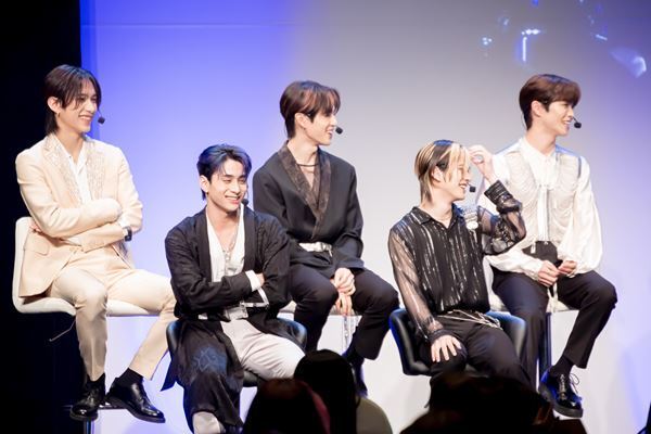 INI、アルバム『Awakening』発売を記念し初のトークショー開催「またMINIの皆さんと交流できる時間を増やしたい」