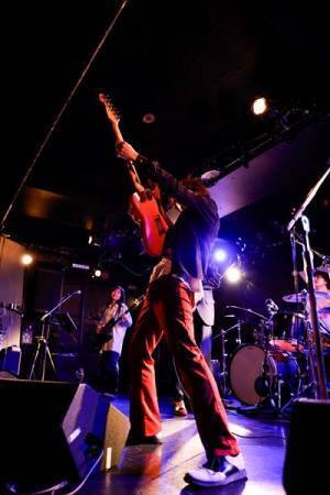 黒猫CHELSEA、新体制初ワンマンライブレポート「バンドっていうのは、最高っすね。楽しいです！」