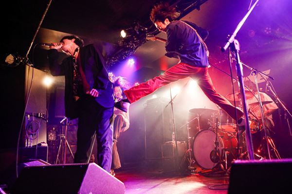 黒猫CHELSEA、新体制初ワンマンライブレポート「バンドっていうのは、最高っすね。楽しいです！」