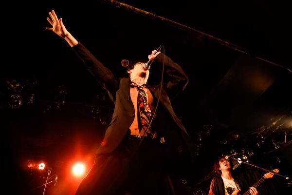 黒猫CHELSEA、新体制初ワンマンライブレポート「バンドっていうのは、最高っすね。楽しいです！」