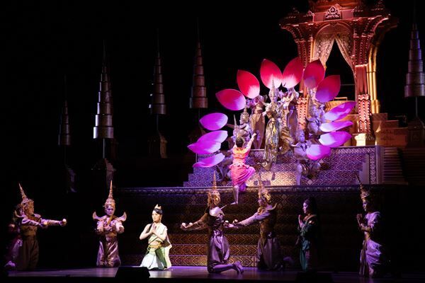 ミュージカルの金字塔『王様と私』が北村一輝と明日海りおで華やかに開幕