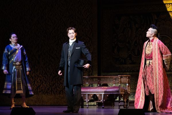 ミュージカルの金字塔『王様と私』が北村一輝と明日海りおで華やかに開幕