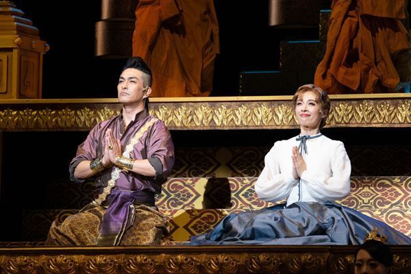 ミュージカルの金字塔『王様と私』が北村一輝と明日海りおで華やかに開幕