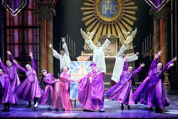 ブロードウェイ・ミュージカル『天使にラブ・ソングを…』3度目の来日公演が開幕　新演出＆新たな舞台美術で観客を魅了