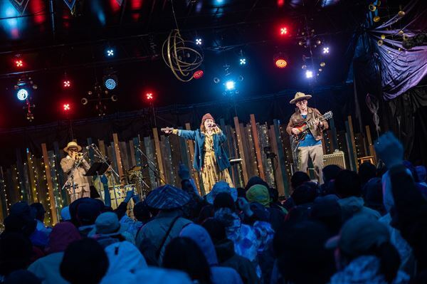 アジカン、cero、木村カエラらが富士山の麓でパフォーマンス『FUJI & SUN’23』レポート