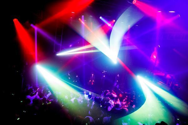 ExWHYZ、5カ月にわたる『eLATION』ツアーをオールナイトで完遂【レポート】