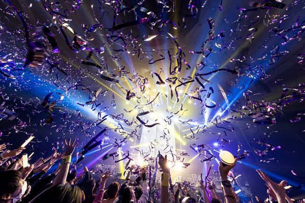 GRANRODEO、6年ぶり武道館ワンマンでアニメタイアップ曲32曲を披露　MCでは全国ツアー開催も発表＜ライブレポート＞