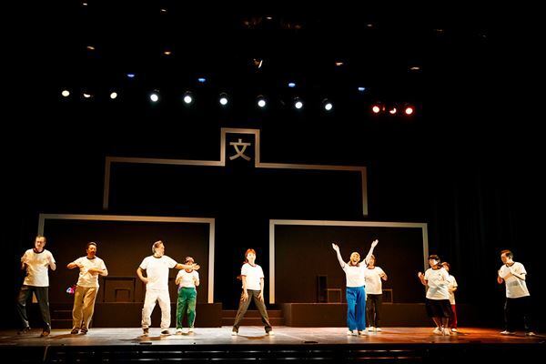 人気作家たちが全力で本格ミステリーを演じ切る！ なにげに文士劇2024 旗揚げ公演『放課後』観劇レポート到着