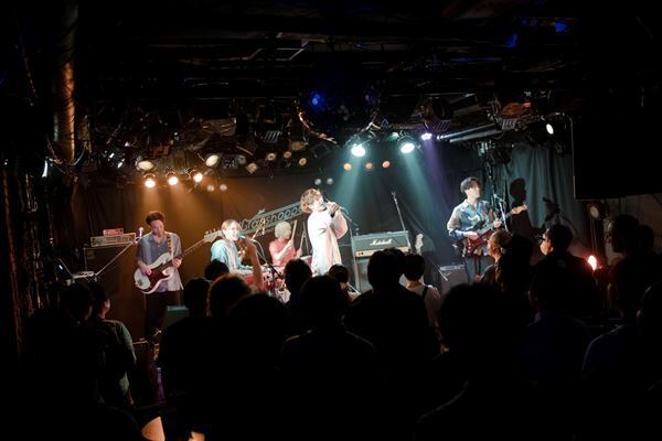 WOLVEs GROOVY×ゴホウビ×宇宙団『Grasshopper vol.23』ライブレポート