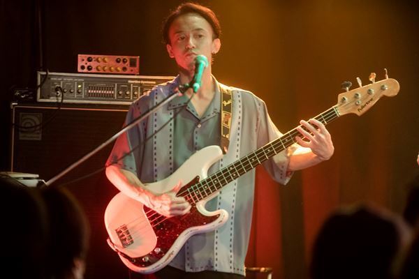 WOLVEs GROOVY×ゴホウビ×宇宙団『Grasshopper vol.23』ライブレポート