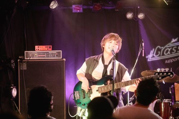 WOLVEs GROOVY×ゴホウビ×宇宙団『Grasshopper vol.23』ライブレポート