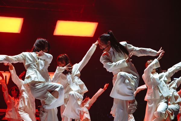 櫻坂46菅井友香が涙のラストステージ、ツアーファイナル東京ドーム公演オフィシャルレポート
