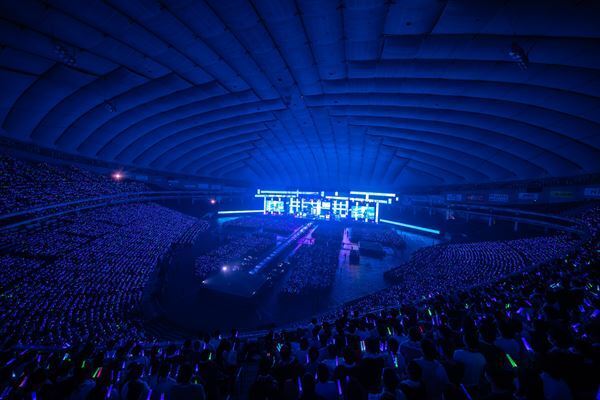 櫻坂46菅井友香が涙のラストステージ、ツアーファイナル東京ドーム公演オフィシャルレポート