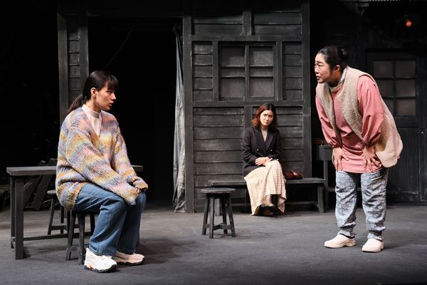 iaku新作公演『モモンバのくくり罠』開幕&主宰・横山拓也のコメント到着