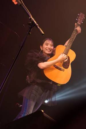 【ライブレポート】岸谷香×miwa、弾き語り2マンライブ　“正解不正解”を超えた“音楽の楽しさ、美しさ、かけがえのなさ”を堪能