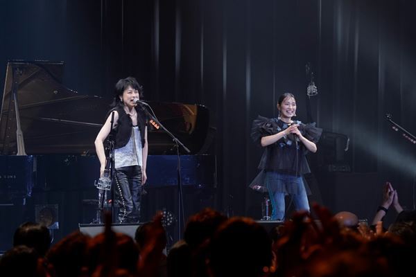 【ライブレポート】岸谷香×miwa、弾き語り2マンライブ　“正解不正解”を超えた“音楽の楽しさ、美しさ、かけがえのなさ”を堪能