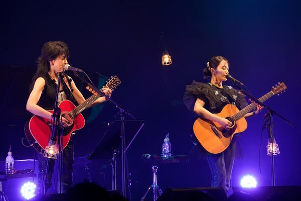 【ライブレポート】岸谷香×miwa、弾き語り2マンライブ　“正解不正解”を超えた“音楽の楽しさ、美しさ、かけがえのなさ”を堪能