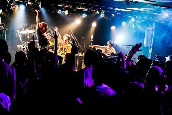 【ライブレポート】the telephones、Wienners　熱狂の化学反応を起こした初の対バンライブ！